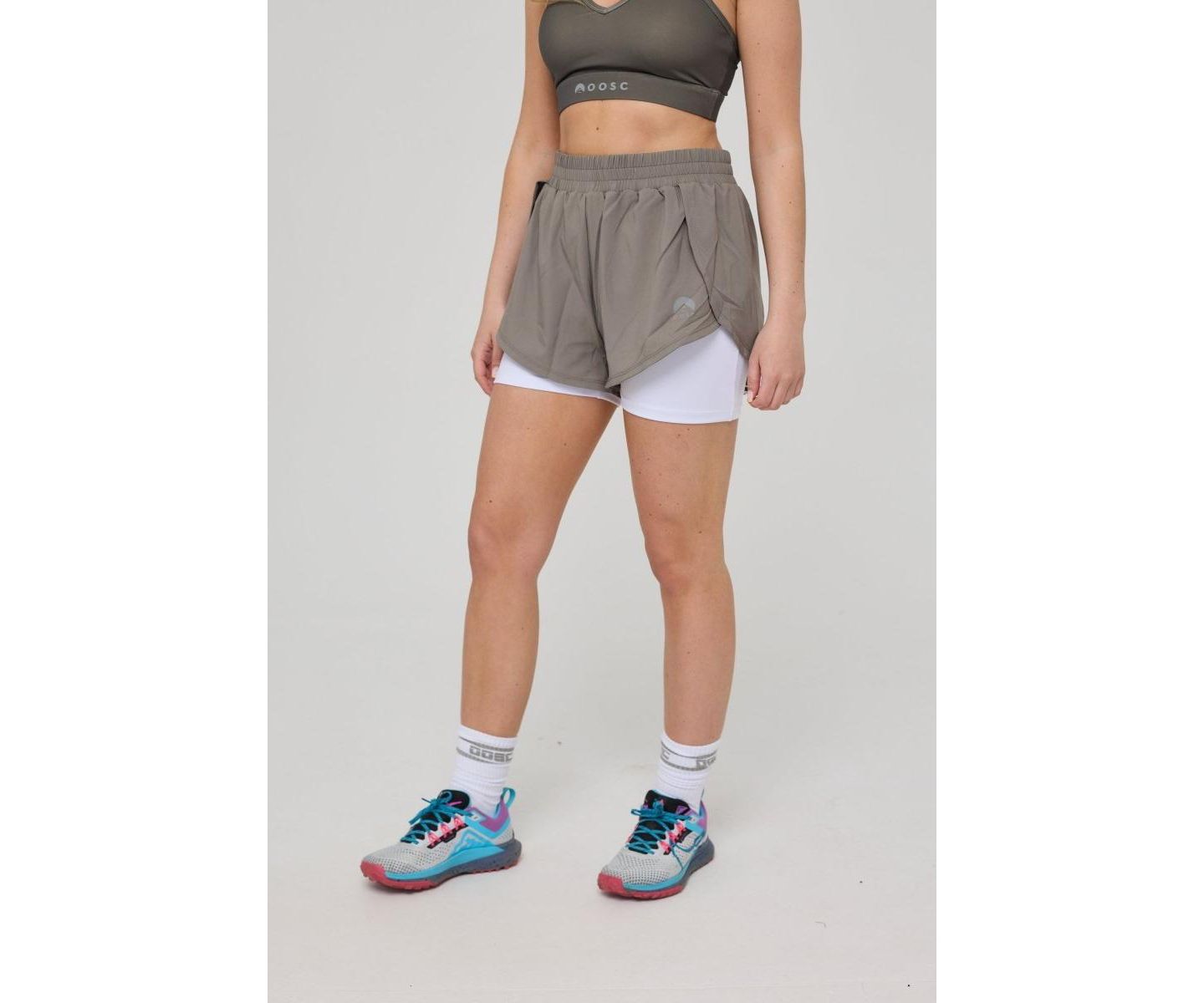 Женские шорты OOSC Elite 2 in 1 Running Shorts - Khaki, цвет: Хаки — фото 1