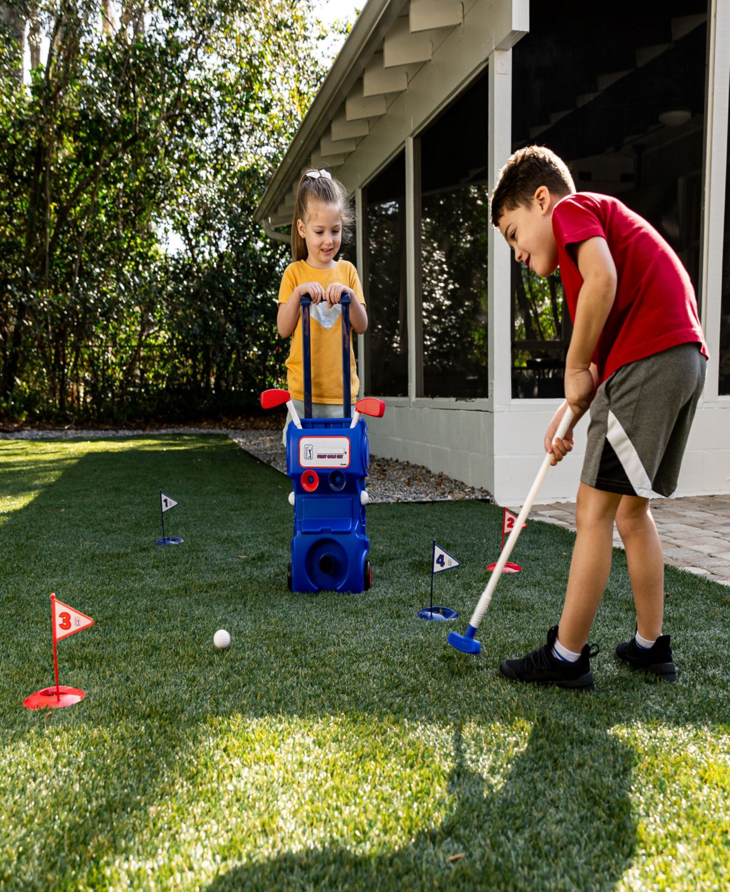 Детские игрушки Franklin Sports MyFirst Kids' Golf Set with Rolling Carry Case, Ages 3+ — фото 7