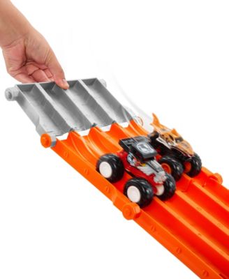 Monster Trucks Sharks vs Dinos Racedown Destruction Track Set