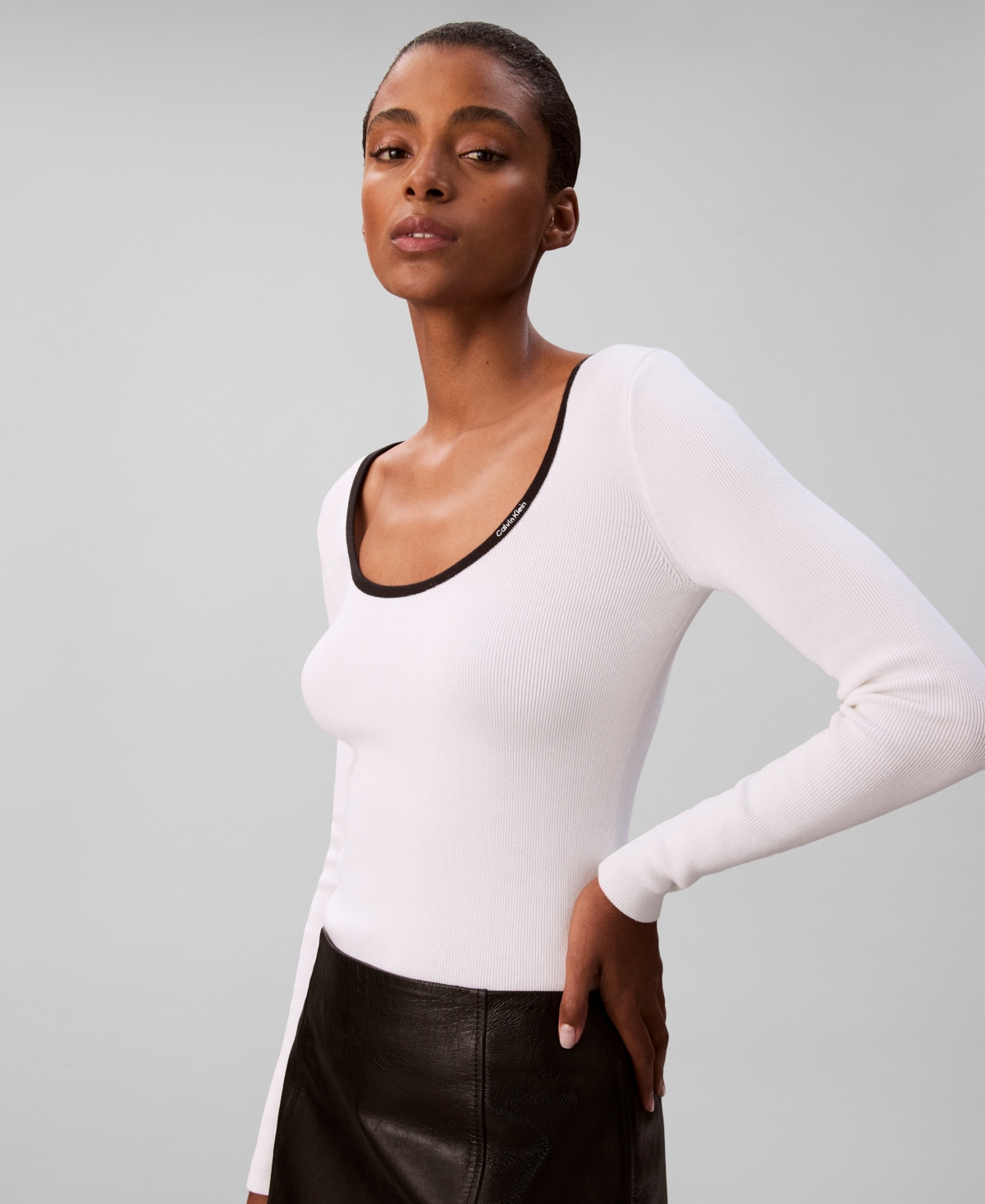 Calvin Klein Jeans Est.1978 Calvin Klein Women's Cotton Blend Classic Scoopneck Sweater