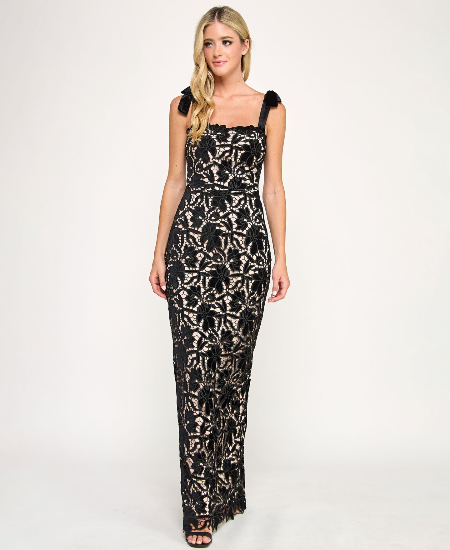 Женские платья SENI & CADE Juniors' Laser Cut Velvet Long Gown, цвет: Чёрный — фото 3