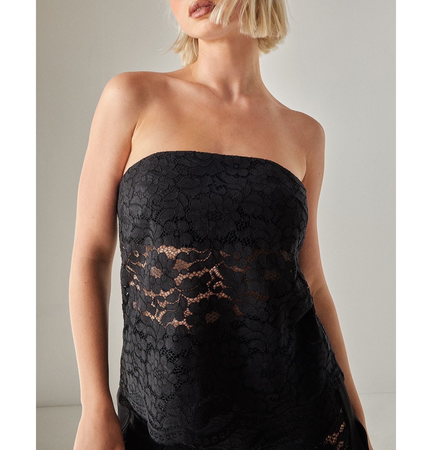 Женский топ Nasty Gal Bandeau Lace Tailored, цвет: Чёрный — фото 4