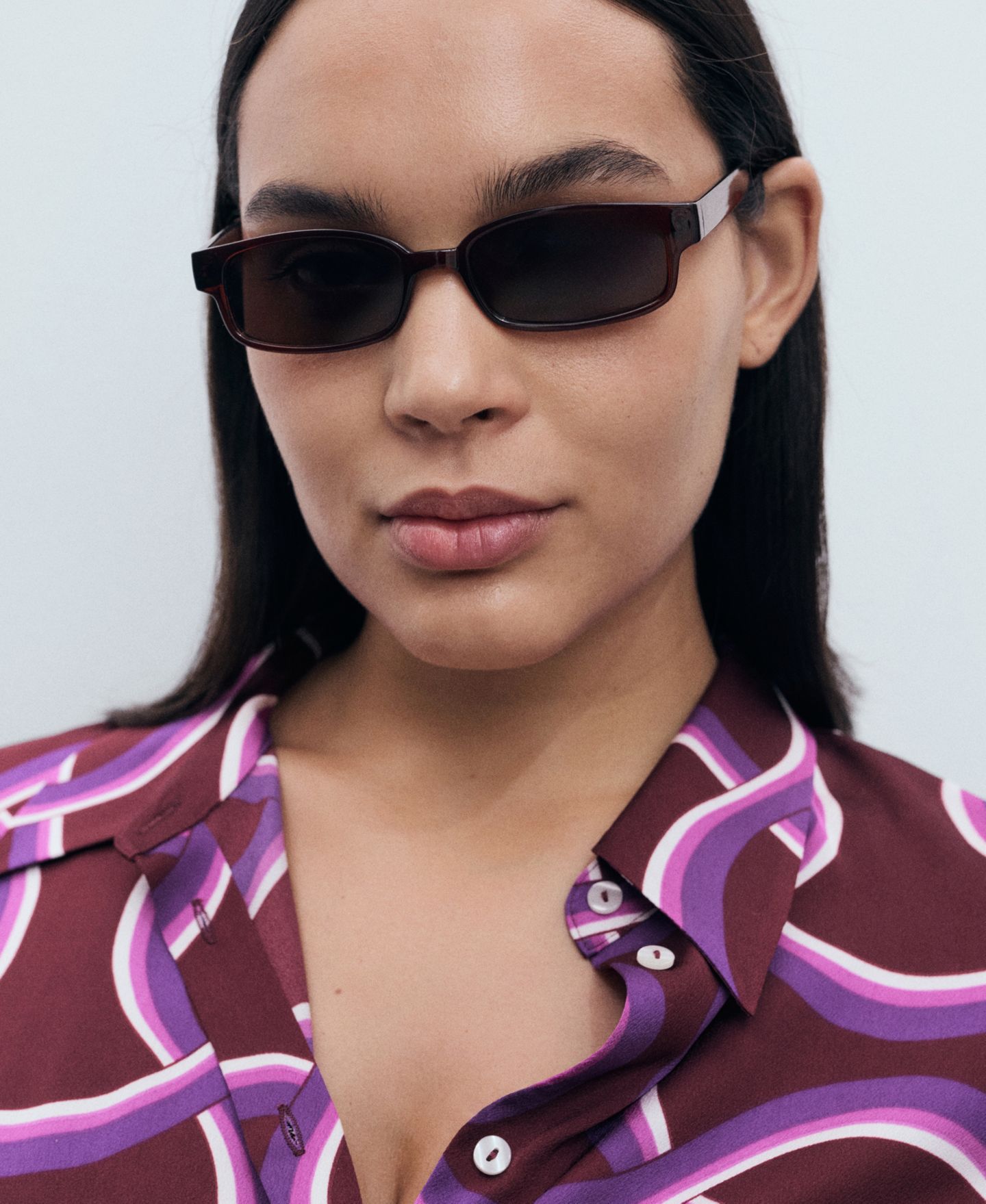 Женская рубашка Mango Abstract Print, цвет: Фиолетовый — фото 5