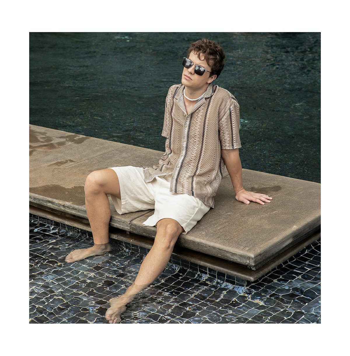 Campus Sutra Men's Striped Knit Oversized Shirt