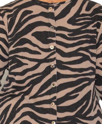 Plus Size Textured Zebra Button Back Top
