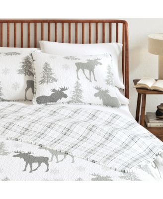 Moose & Evergreens Lightweight Reversible Microfiber Quilt Set with Shams