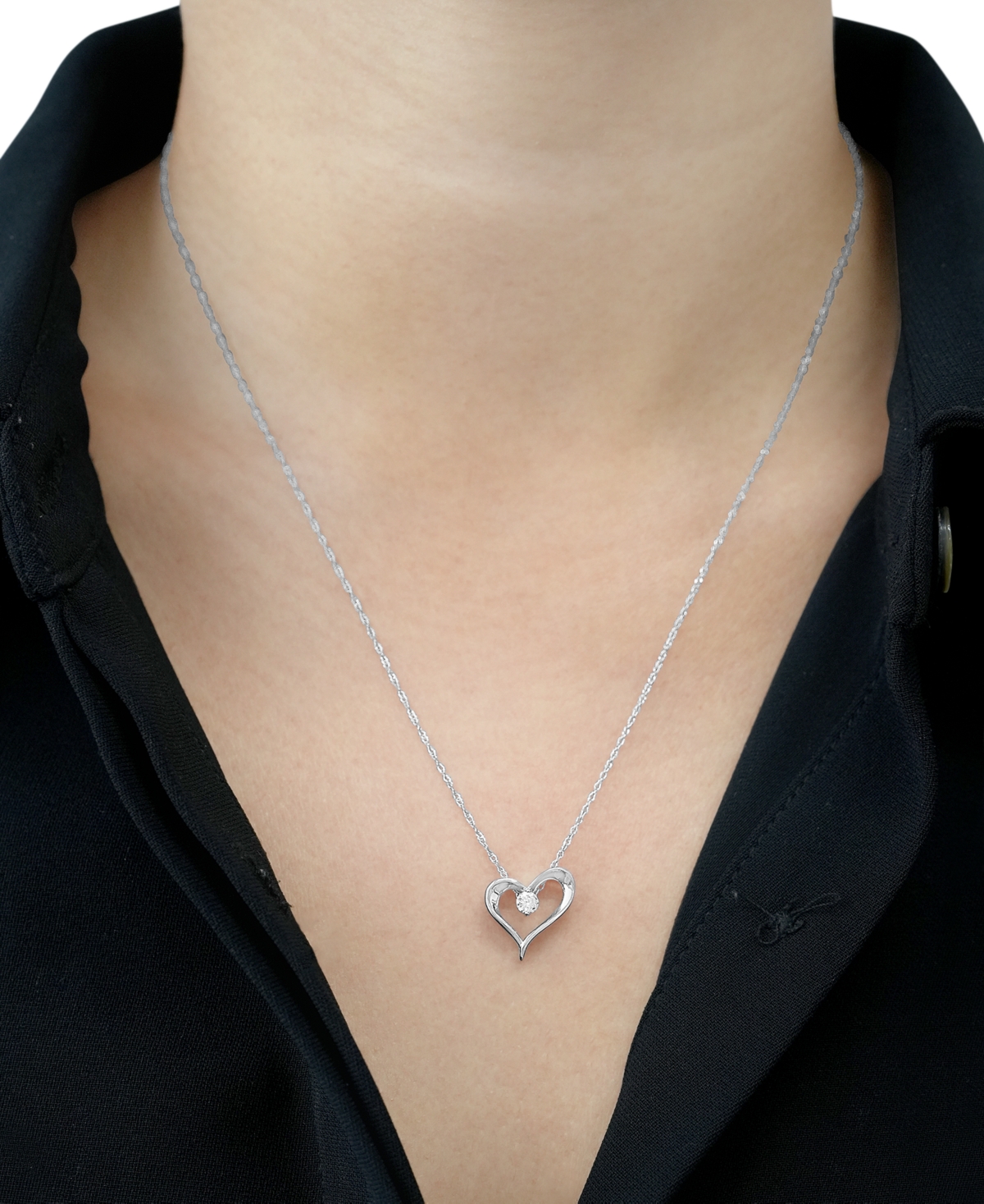 Diamond Heart Pendant Necklace (1/10 ct.t.w.) in 10k White Gold