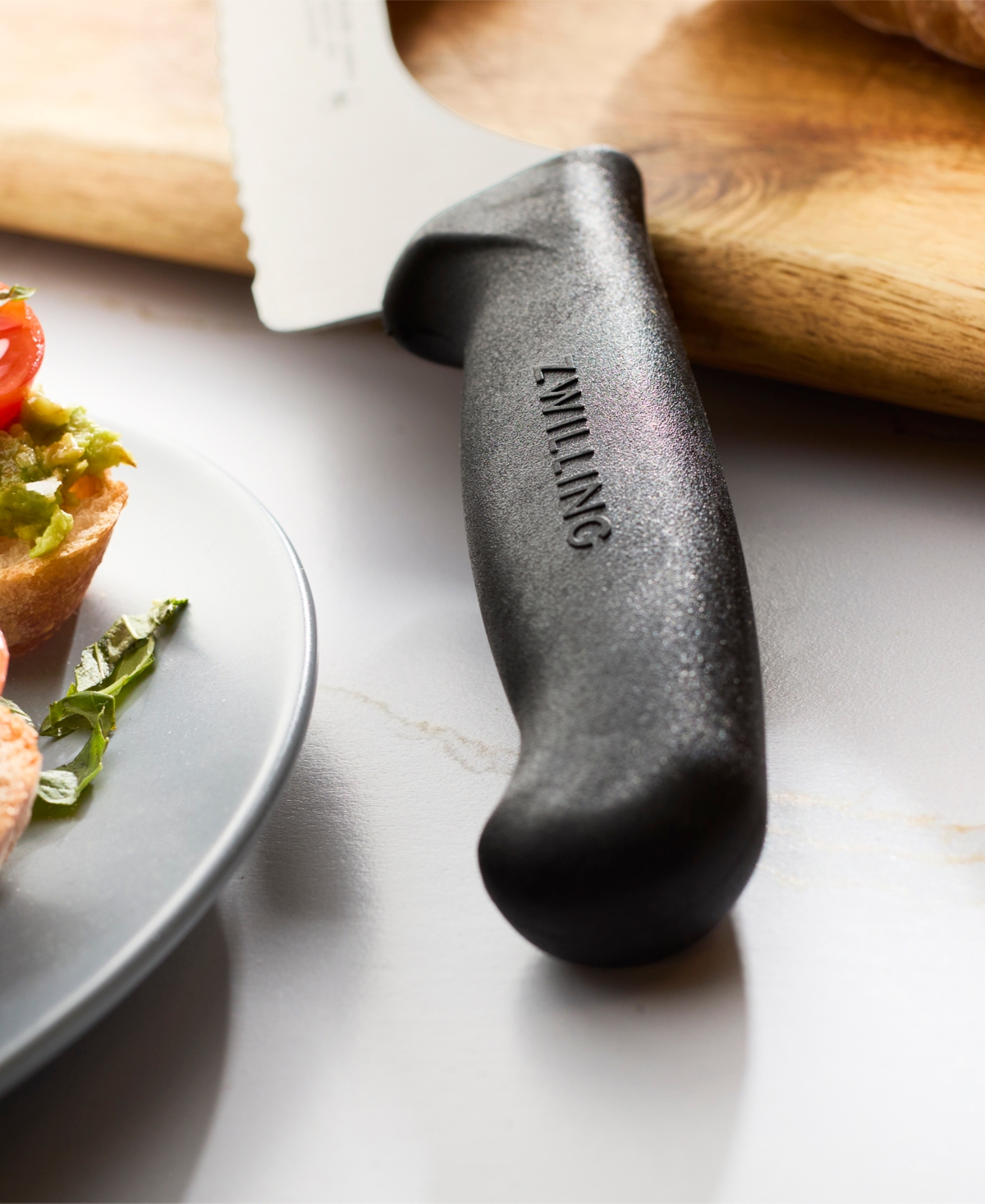 Zwilling Commercial 9-inch Offset Sandwich Knife In Multi