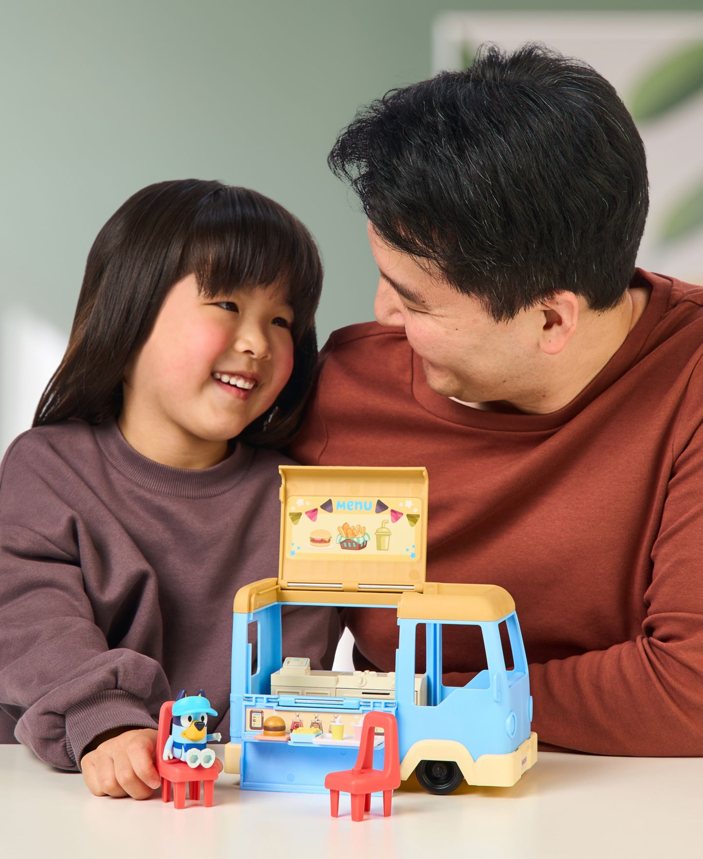 Детский игровой набор Bluey Food Truck Transforming 7-Piece Playset, Ages 3+ — фото 11