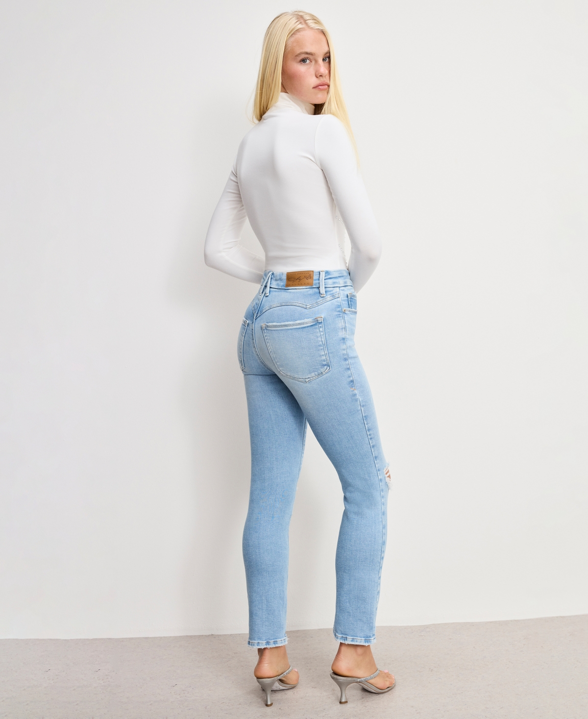 Good American Women's Dolly Joleans Mid Rise Super Stretch Jeans