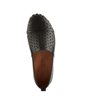 Kapri Flexible Leather Loafer with Cutout Detail and Removable Arch Support Insole
