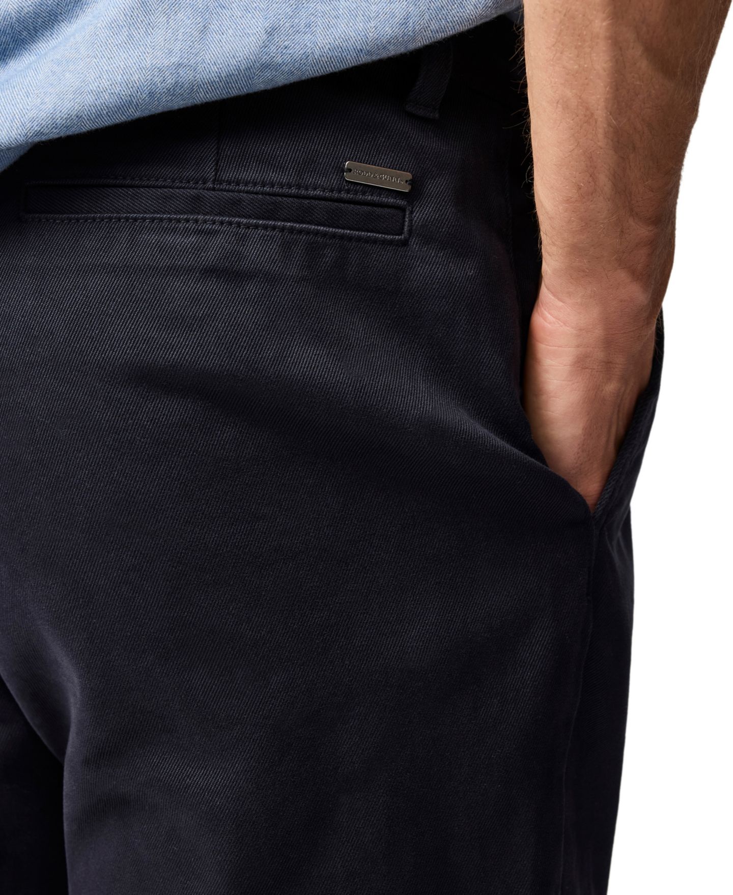 Мужские брюки Rodd & Gunn Fielding Relaxed Fit Taper, цвет: Тёмно-синий — фото 5