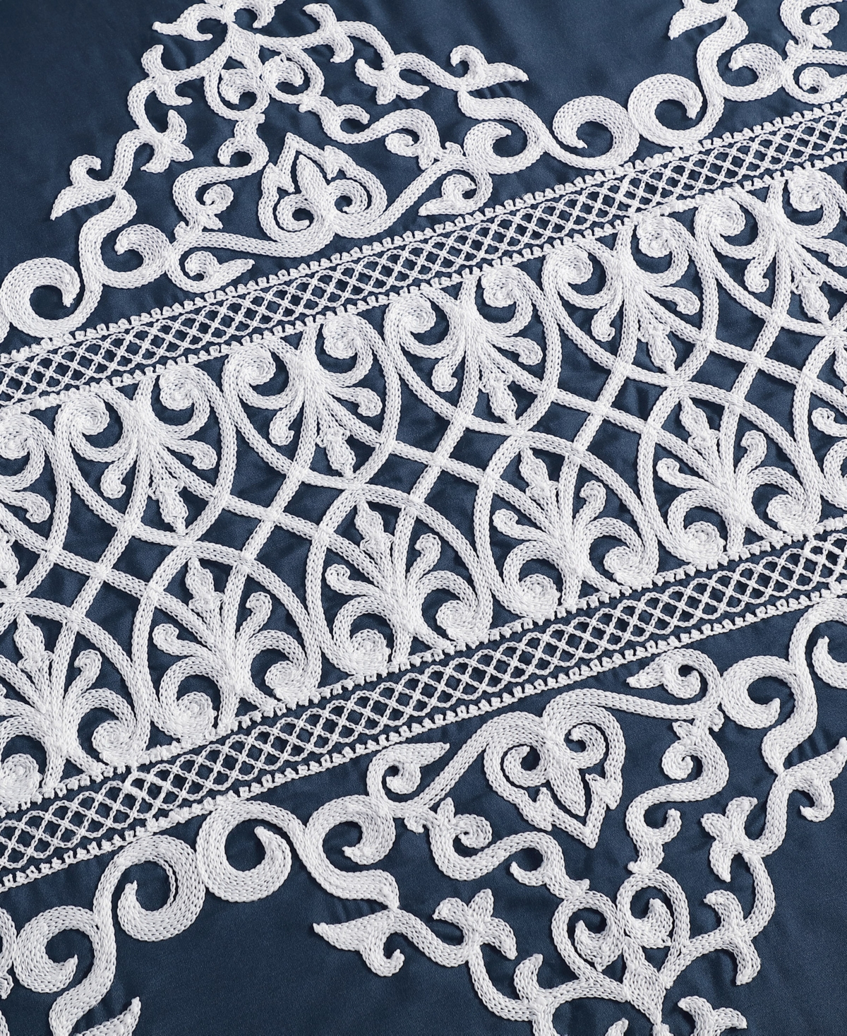 Hallmart Collectibles Jaylyn Embroidered 5-pc. Comforter Sets In Blue