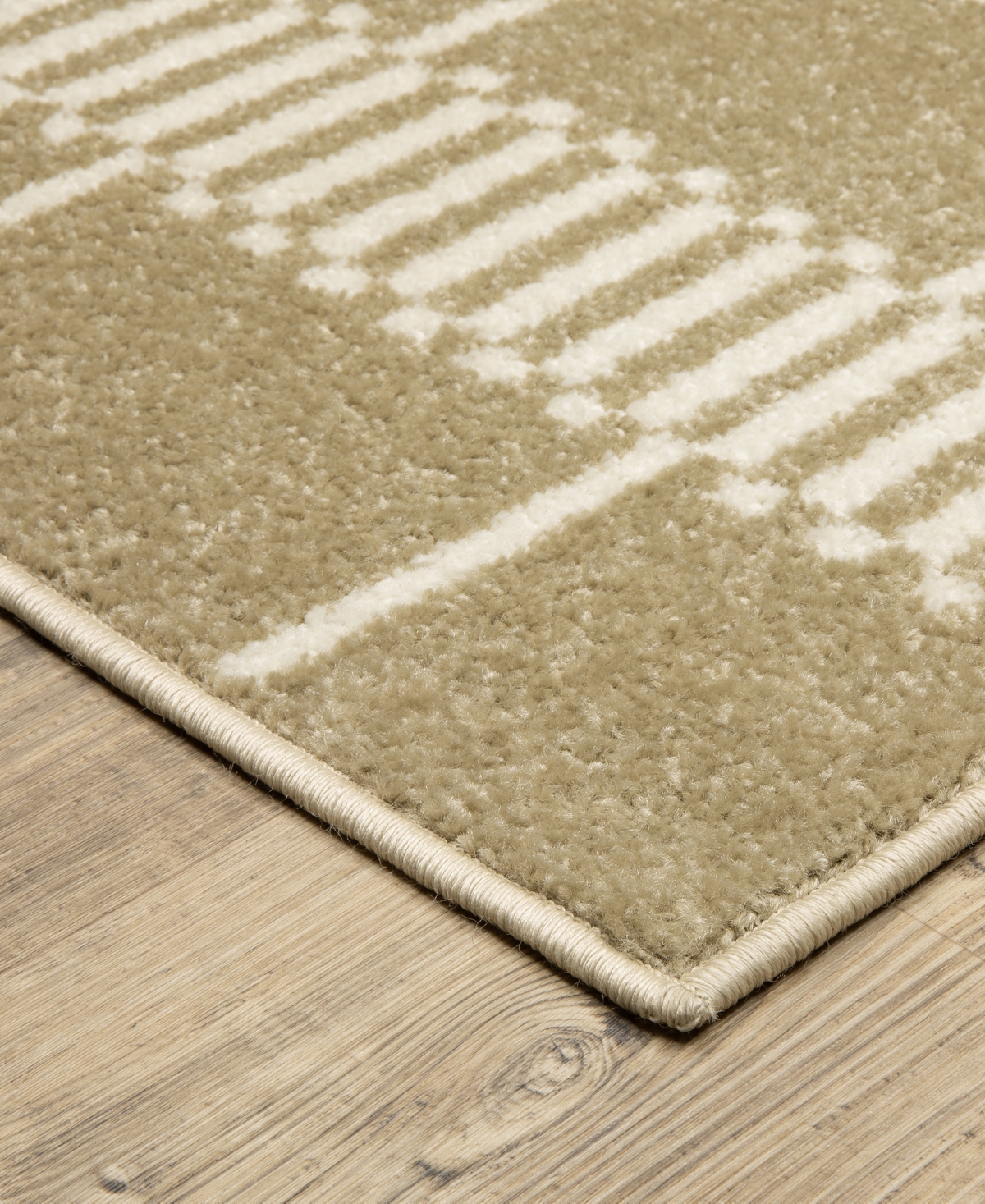 Oriental Weavers Quinn Qui05 5' X 8' Area Rug In Sand