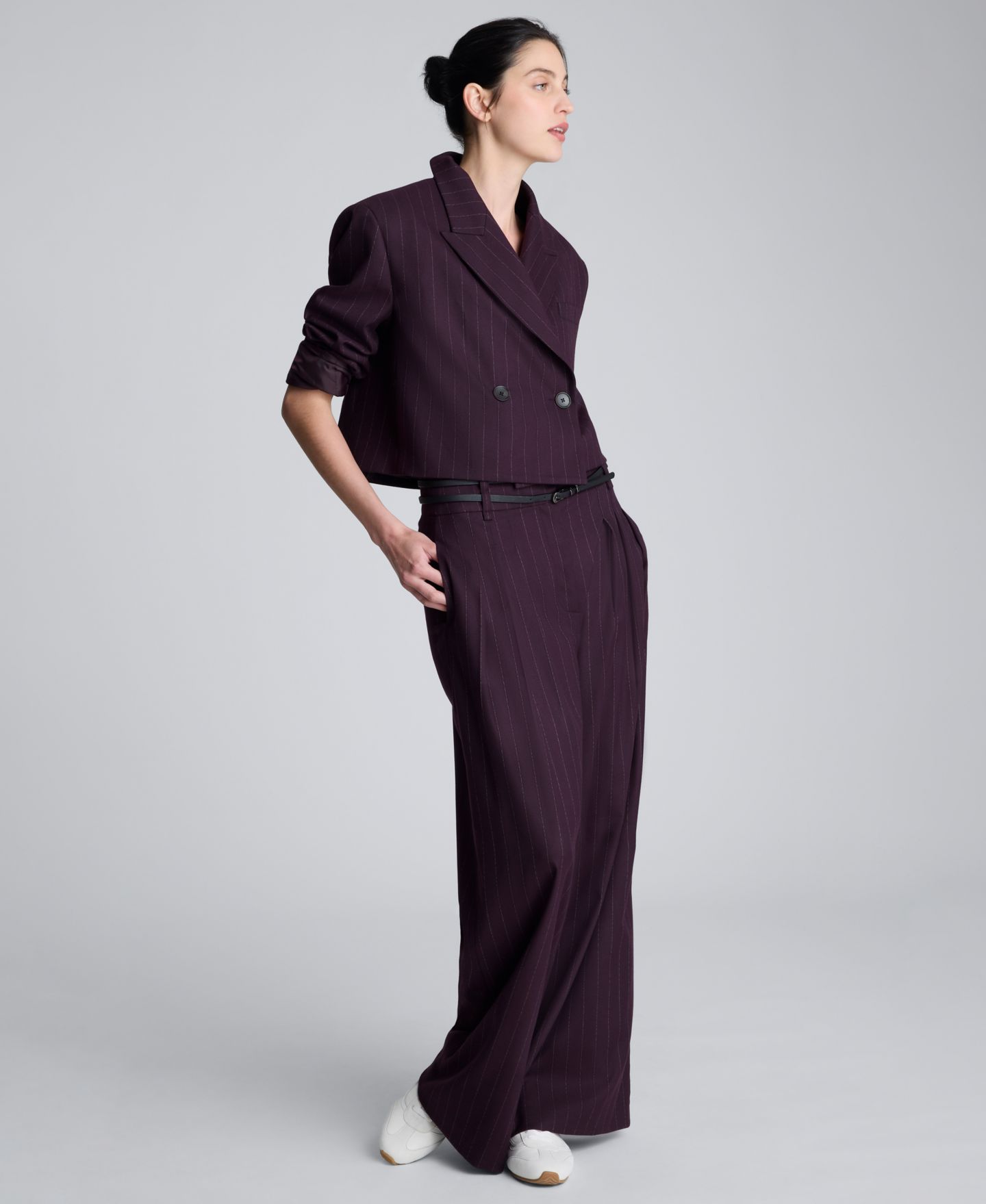 Женский пиджак Kenneth Cole Cropped Pinstripe Double Breasted Blazer, цвет: Тёмно-бордовый разноцветный — фото 2