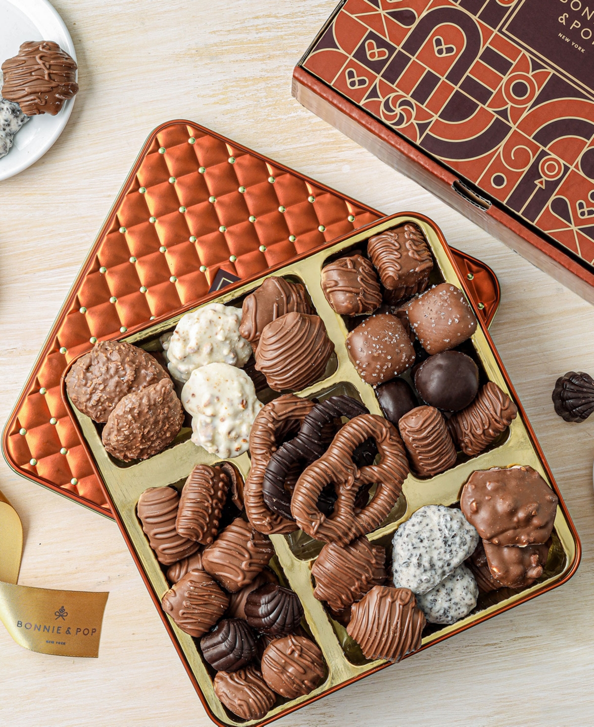 Bonnie & Pop Holiday Chocolate Copper Gift Tin, 28 Pieces