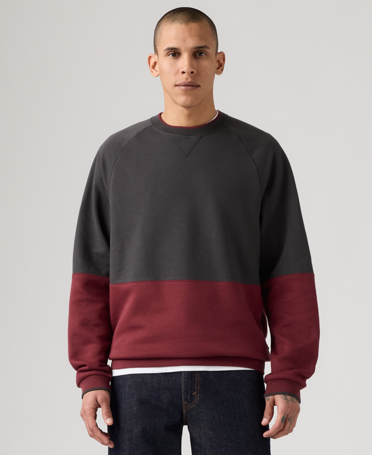 Levi' Men's Relaxed Fit Crewneck Long Sleeve Red Tab Logo Sweatshirt