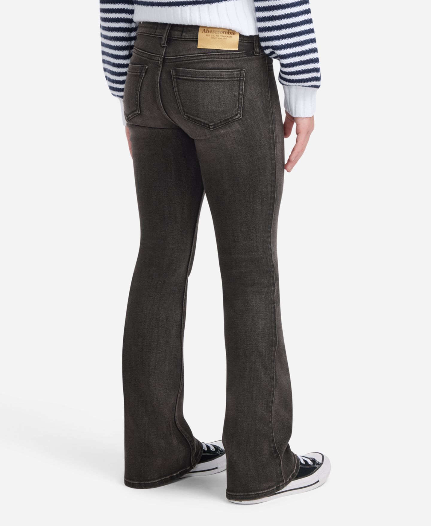 Джинсы abercrombie kids Low Rise Bootcut Jeans для девочек, цвет: Тёмный серый — фото 4