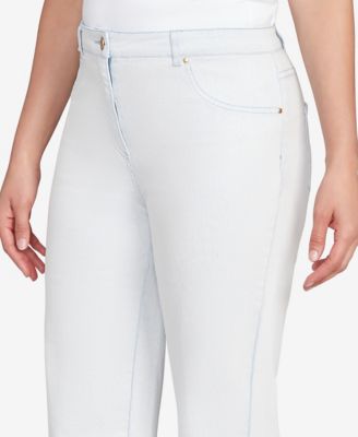 Petite Cuffed Pull-On Fly Jeans