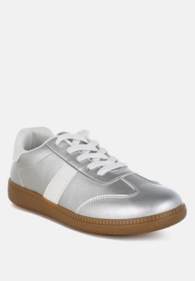 Womens Crossover Classic Lace-Up Flatform Sneaker