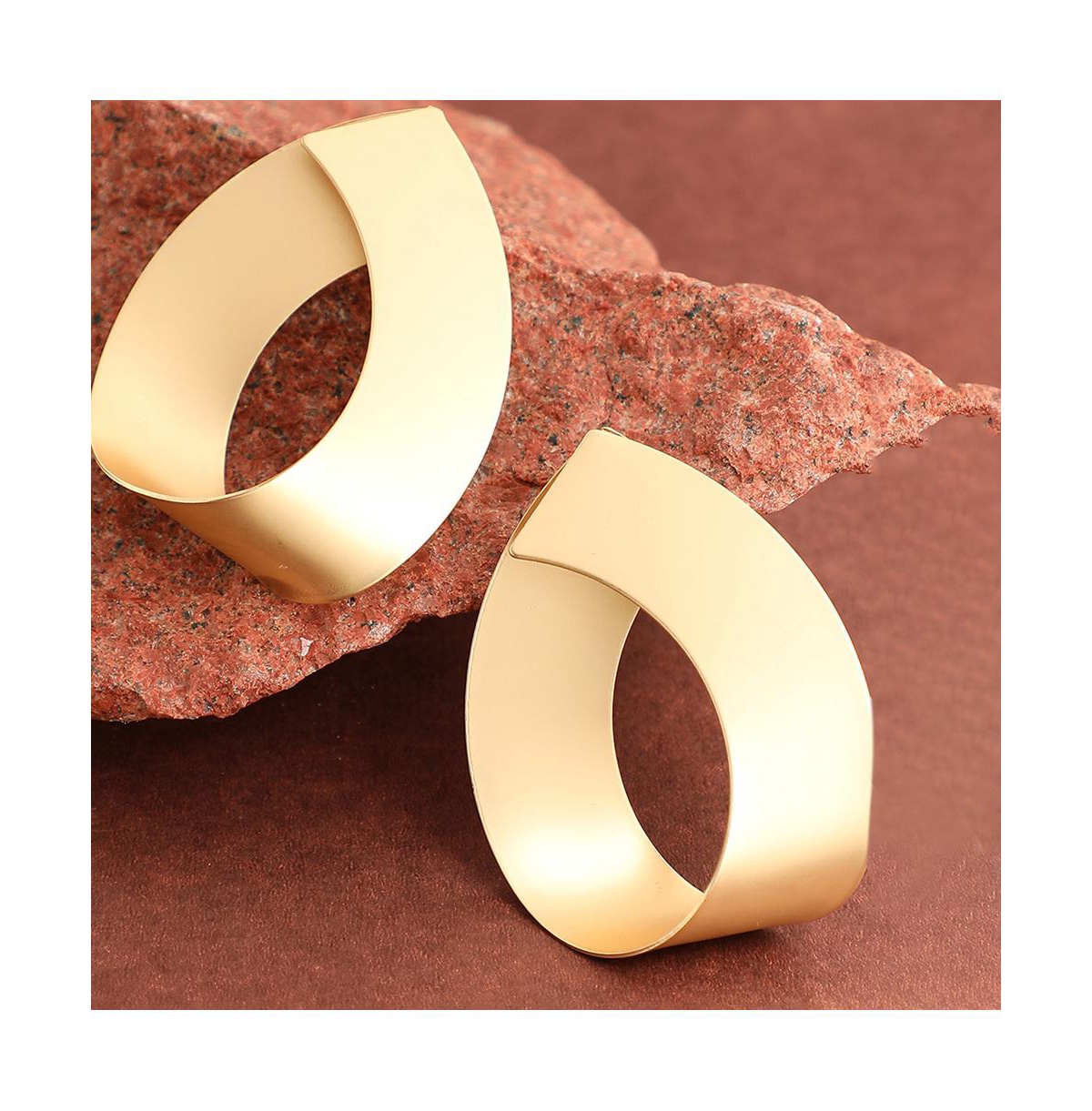 Sohi Women's Gold Metallic Twist Drop Earrings