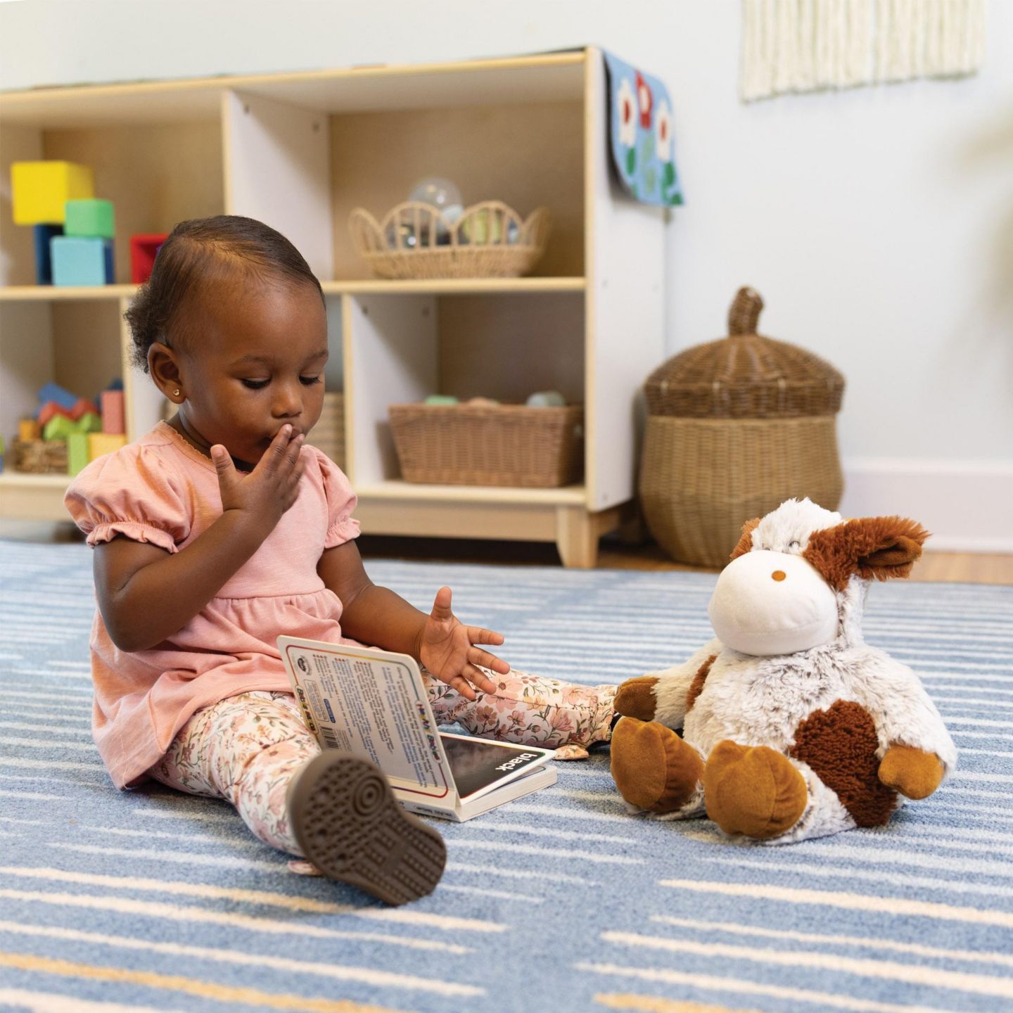 Детская мягкая игрушка Intelex Warmies Microwavable Plush 13" Cow, цвет: Белый — фото 2