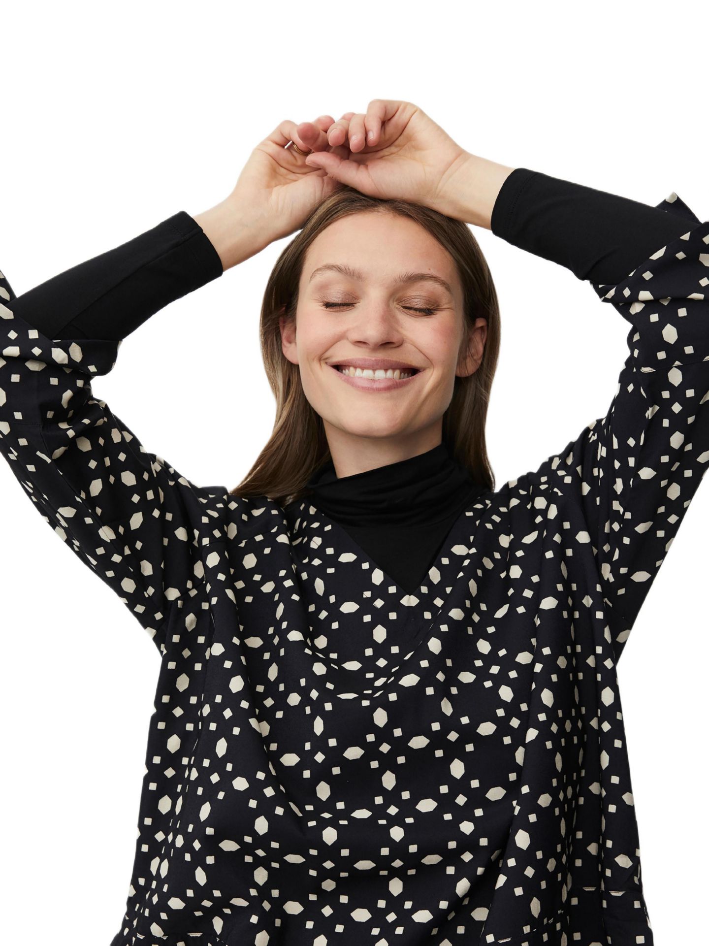 Женская блузка Masai Copenhagen MaBenika 3/4 Sleeve V-Neck, цвет: Чёрный — фото 4