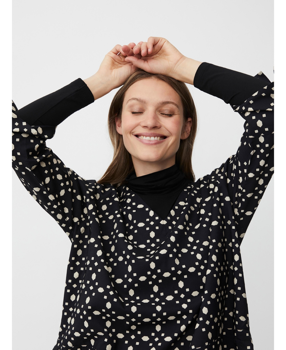 Masai Copenhagen Women's MaBenika 3/4 Sleeve V-Neck Blouse