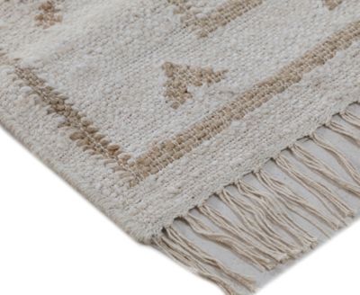 Sona Amell 3'x5' Area Rug