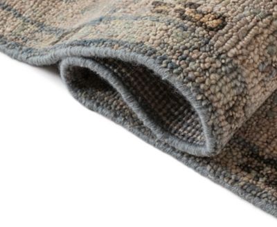 Shirin Leif 2'x3' Area Rug