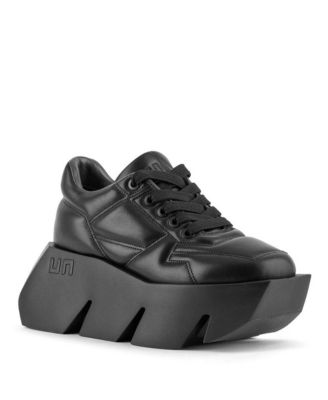 Womens Bull Puffy Sneaker