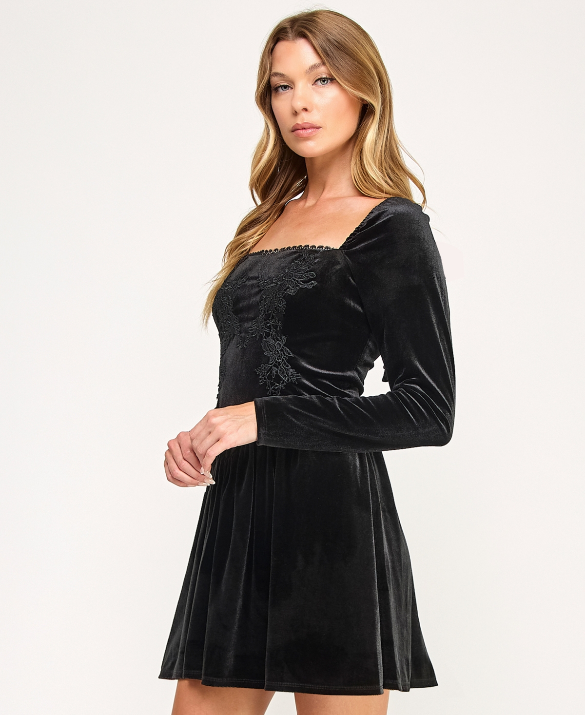 Seni & Cade Juniors' Velvet Drop Waist Embroidered Pull-On Short Dress