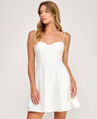 Juniors' Imitation Pearl Scallop Sweetheart Neck Dress