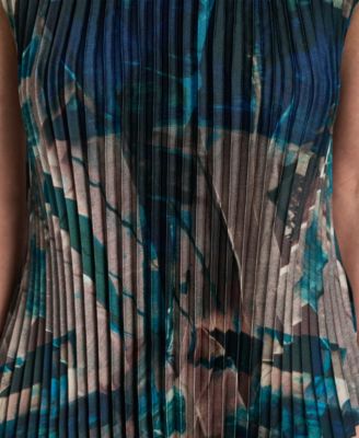 Women's Pleated Funnel Neck Sleeveless Blouse