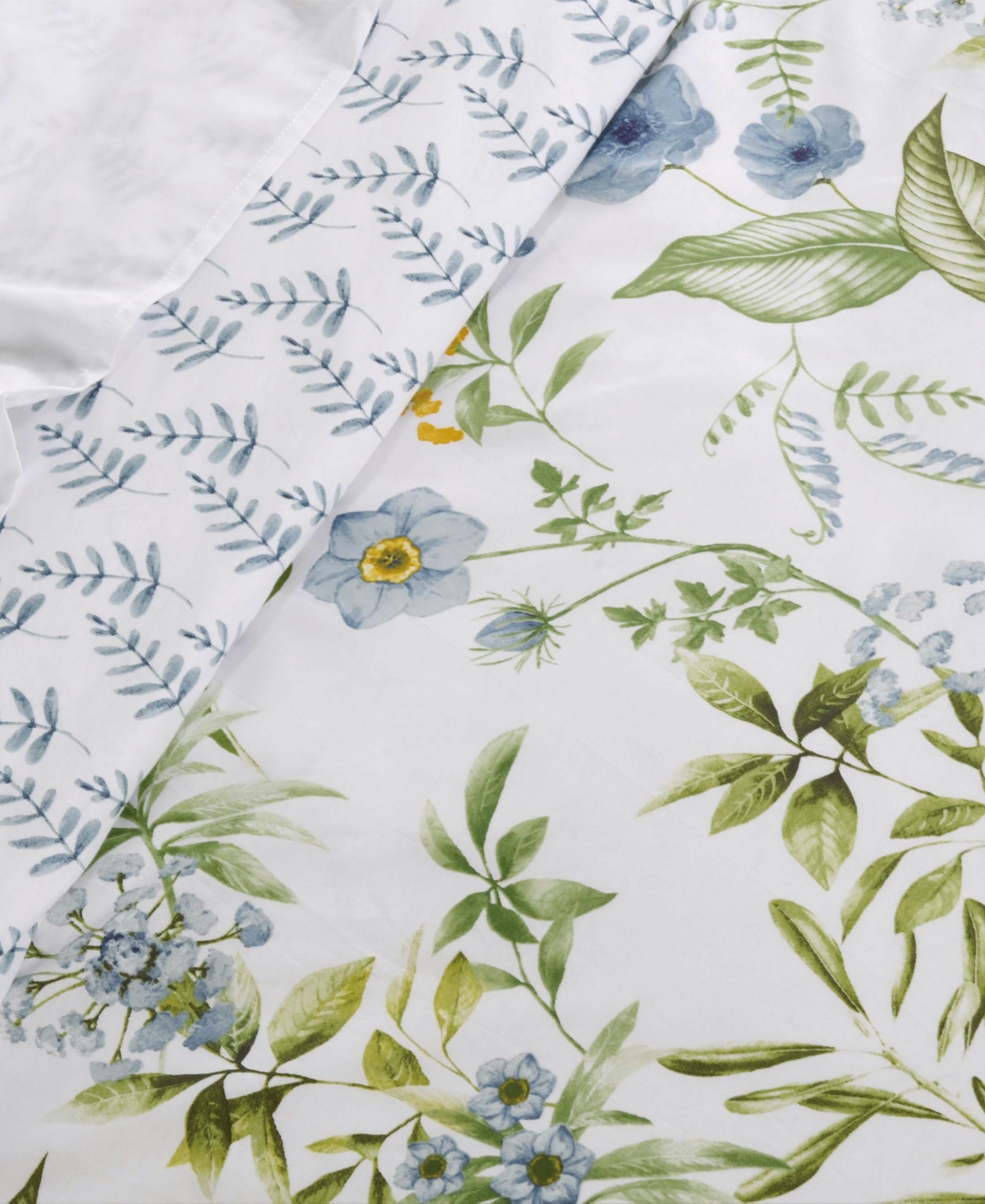 Levtex Viviana Reversible 3-pc. Duvet Cover Set, Queen In Multi