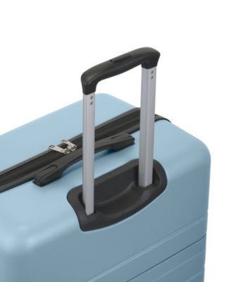 Lisbon 30" Check-In Large Spinner