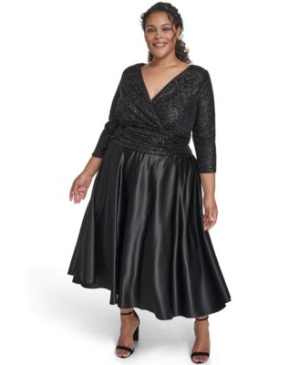 Jessica Howard - Plus Size 3/4-Sleeve V-Neck Dress