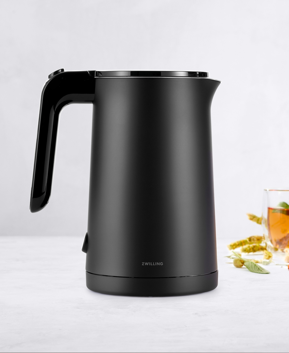 Zwilling 1-liter Cool Touch Electric Tea Kettle In Black
