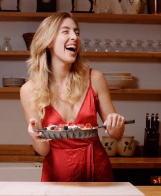 Rapid Heat Enameled Cast Iron 10" Frying Pan with Lid