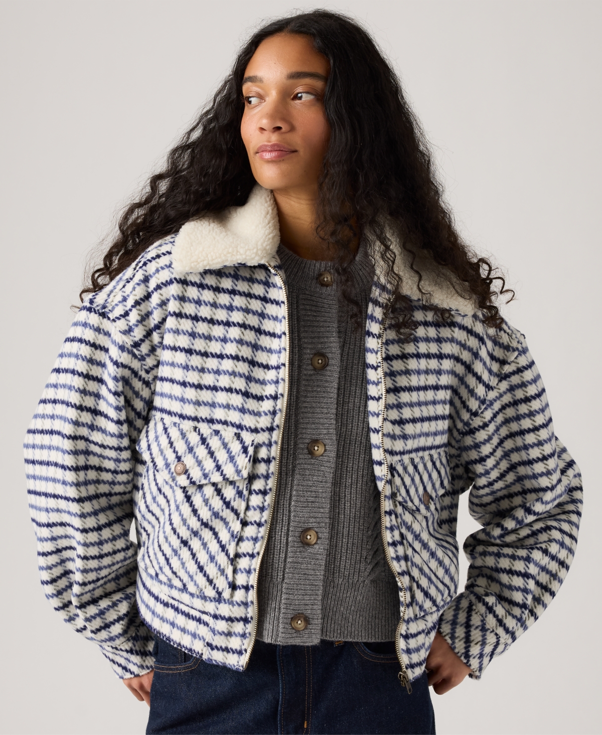 Levi's Women's Shrunken 90s Trucker Long Sleeve Jacket