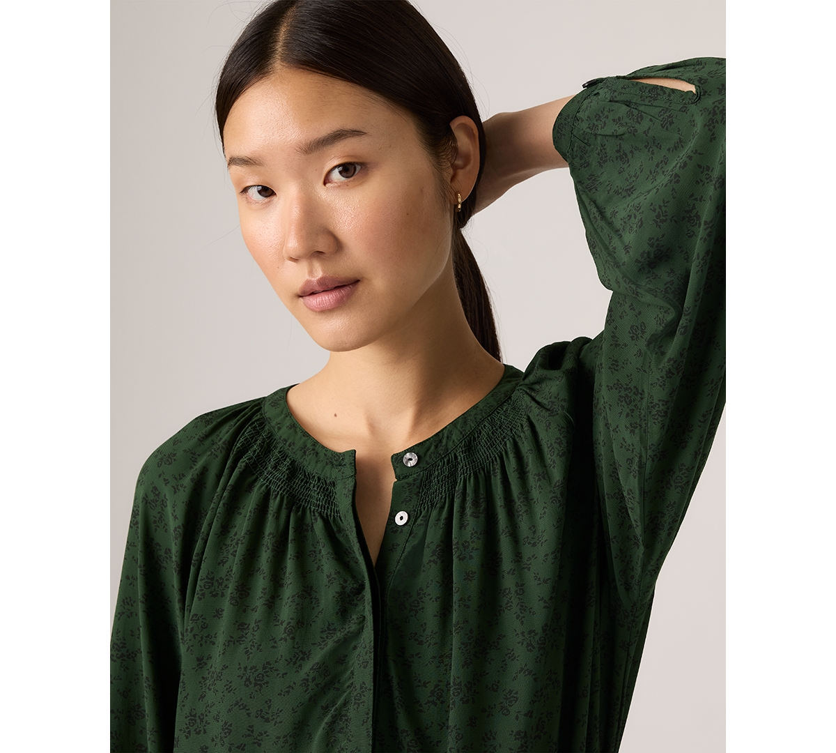 Levi's Women's Estelle Long Sleeve Top In Green