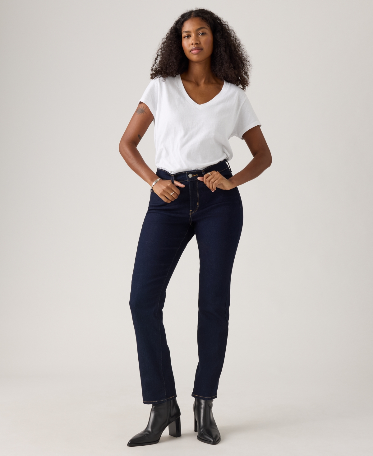 Levi's Women's Classic Straight Jeans In Blue