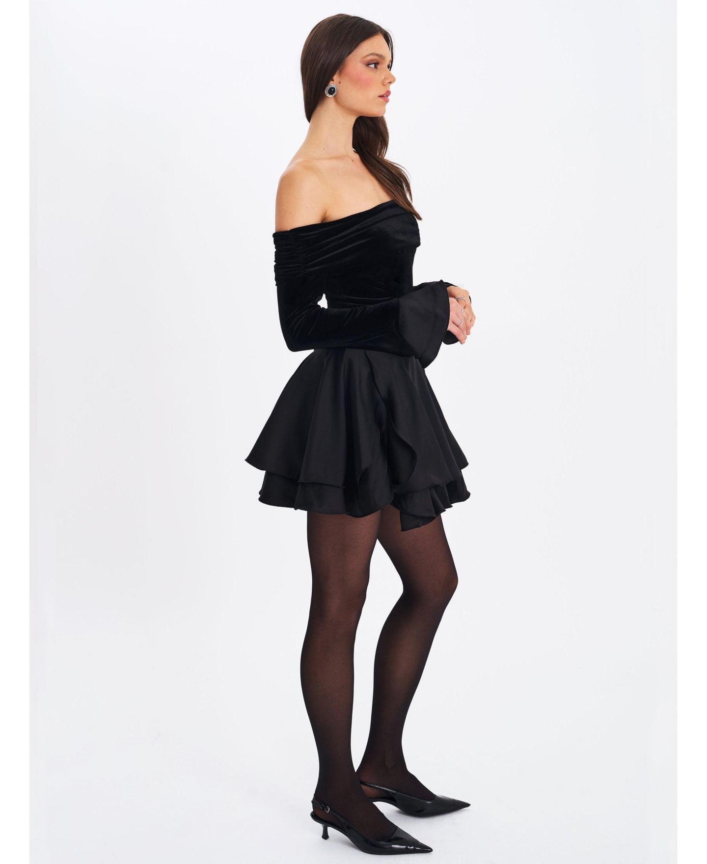 Женское платье Miss Circle Women Magnolia Black Off-Shoulder Layered Satin Mini, цвет: Чёрный — фото 8