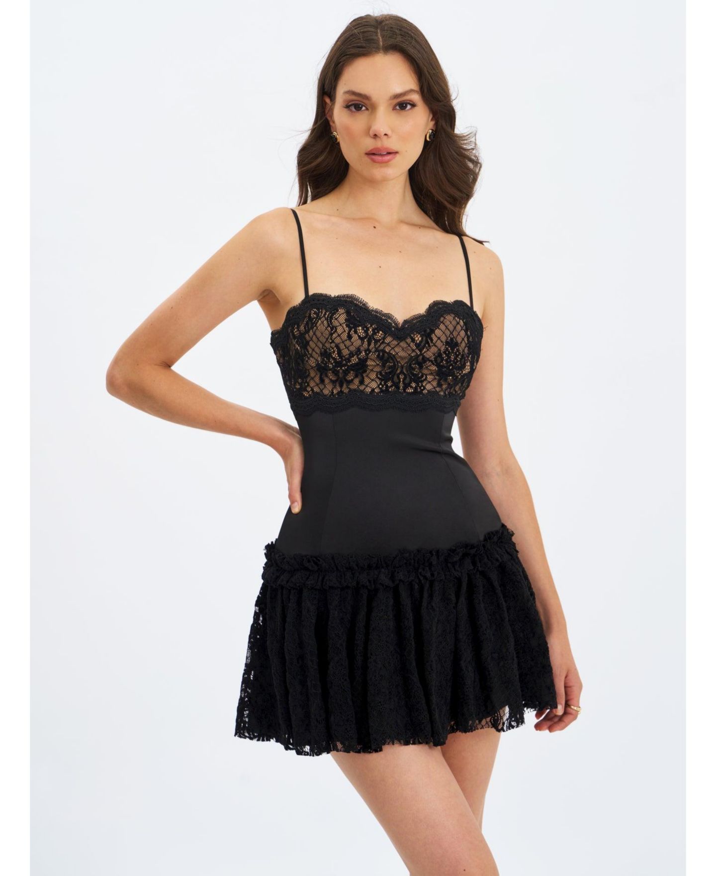 Женское платье Miss Circle Umra Black Contrast Lace Sweetheart Gathered Mini, цвет: Чёрный — фото 1