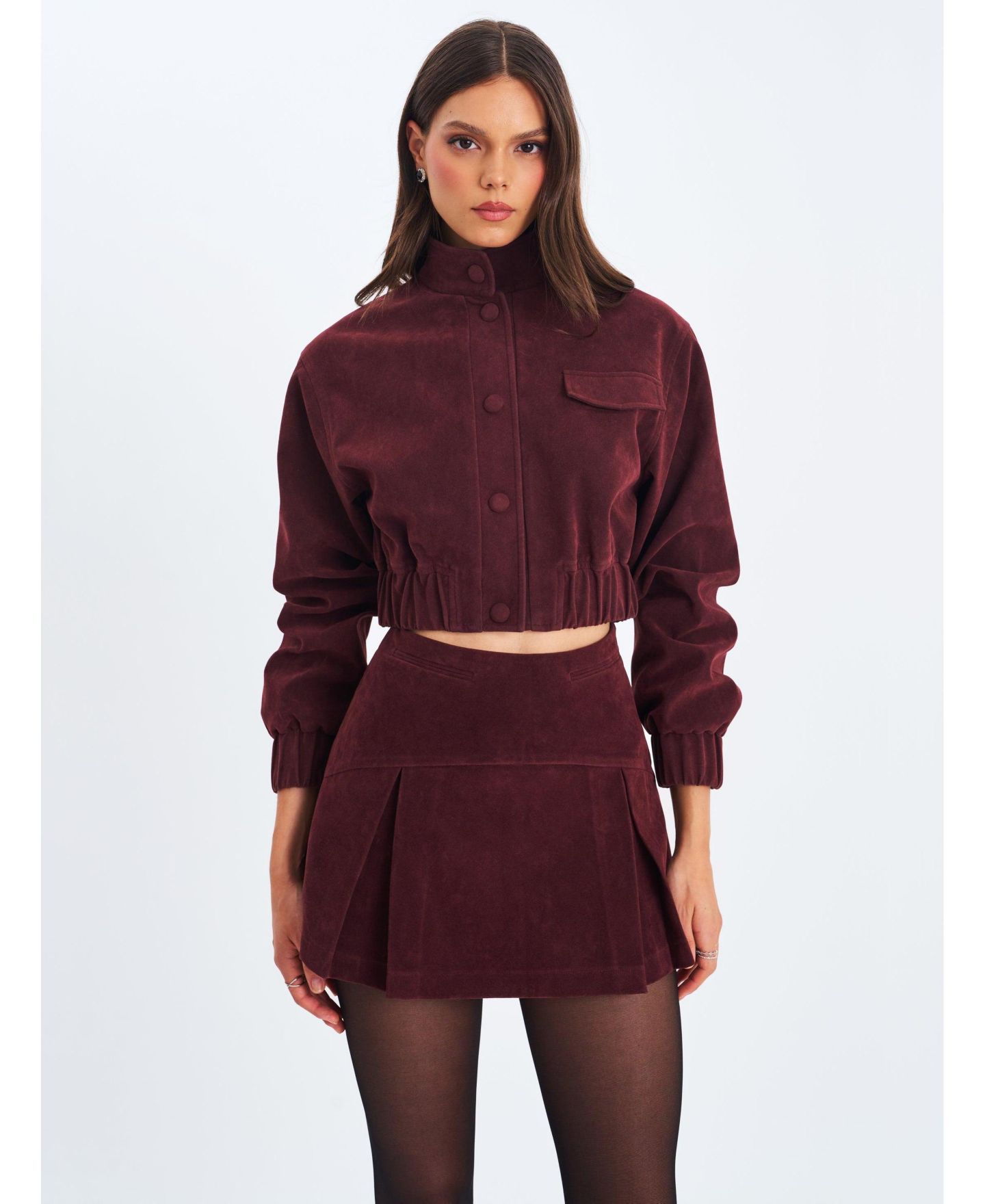 Женская юбка Miss Circle Faryn Mahogany Faux Suede Pleated A-Line Mini, цвет: Красное дерево — фото 2