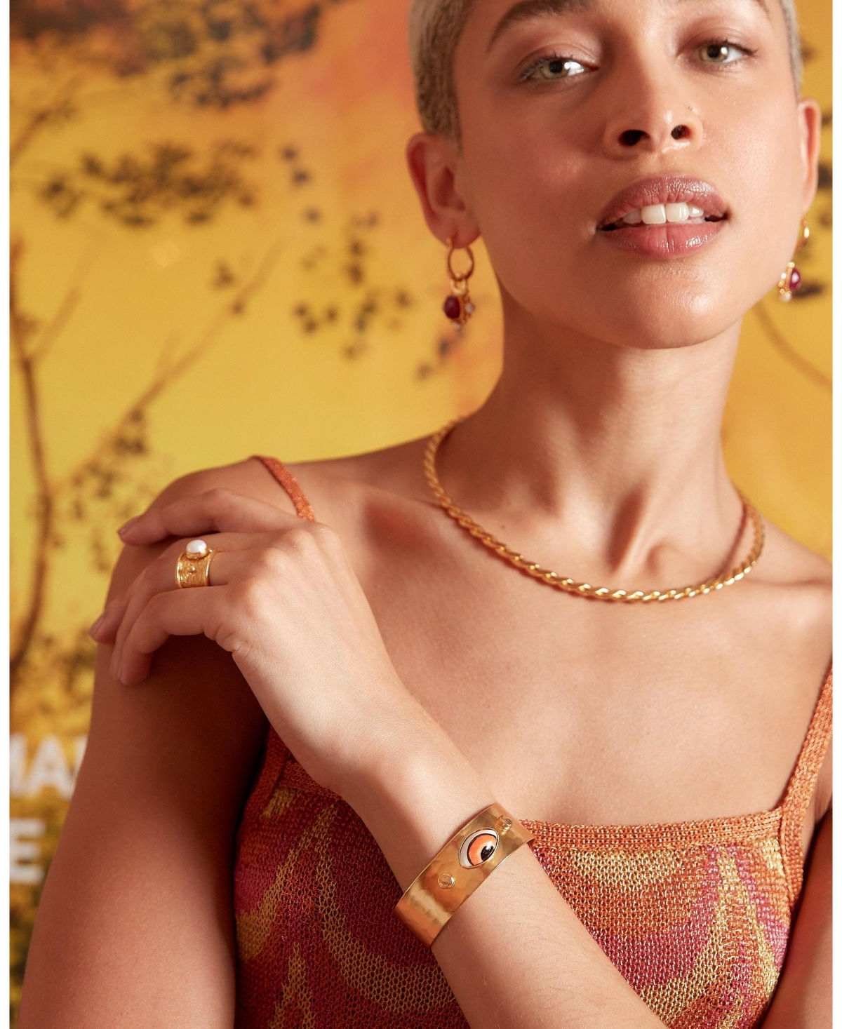 Ottoman Hands Della Pearl Band Ring