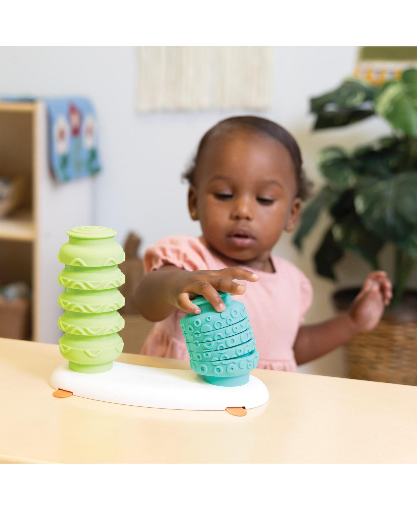 Детская игрушка Smart Toys & Games Krumples Bop & Pop Sensory Fidget Toy, Ages 6 Months+, цвет: Assorted Pre-Pack — фото 3