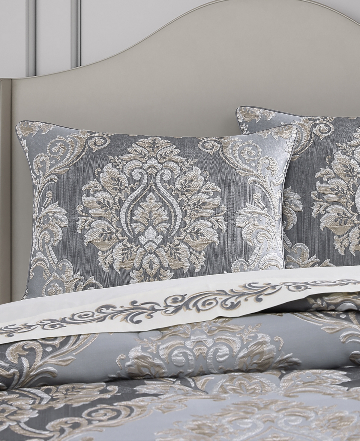 J Queen New York Krista Woven Damask 4-Pc. Comforter Set, California King