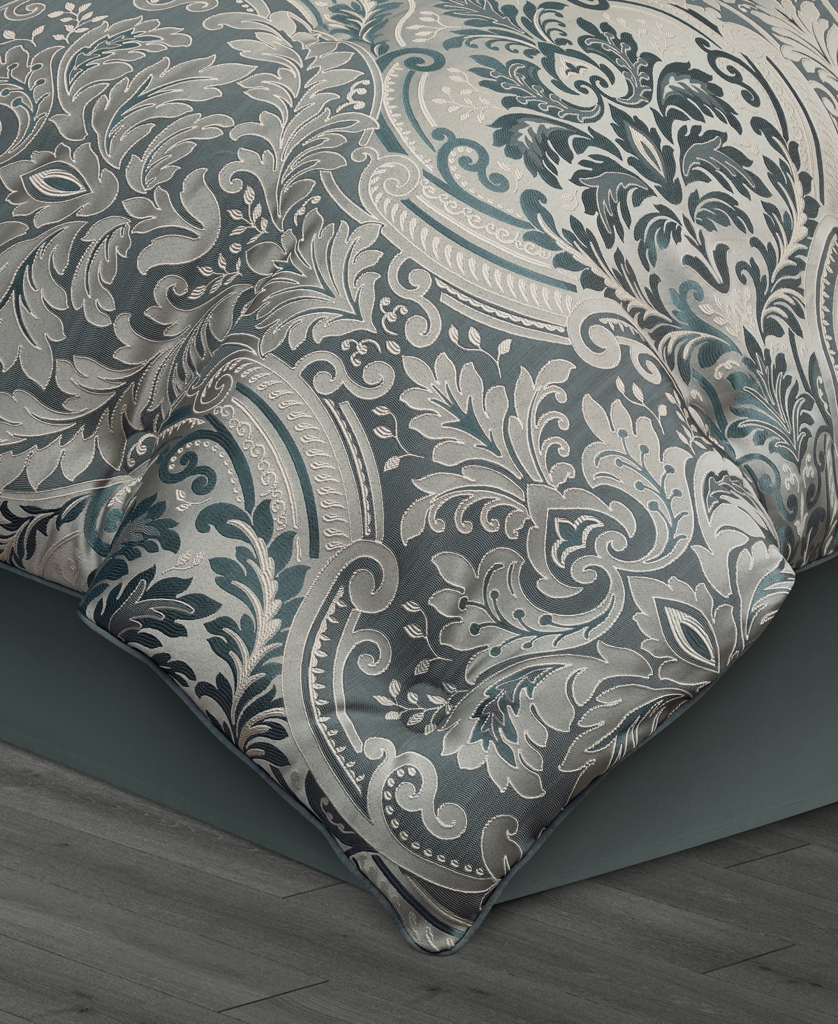 J Queen New York Renata Floral 4-Pc. Comforter Set