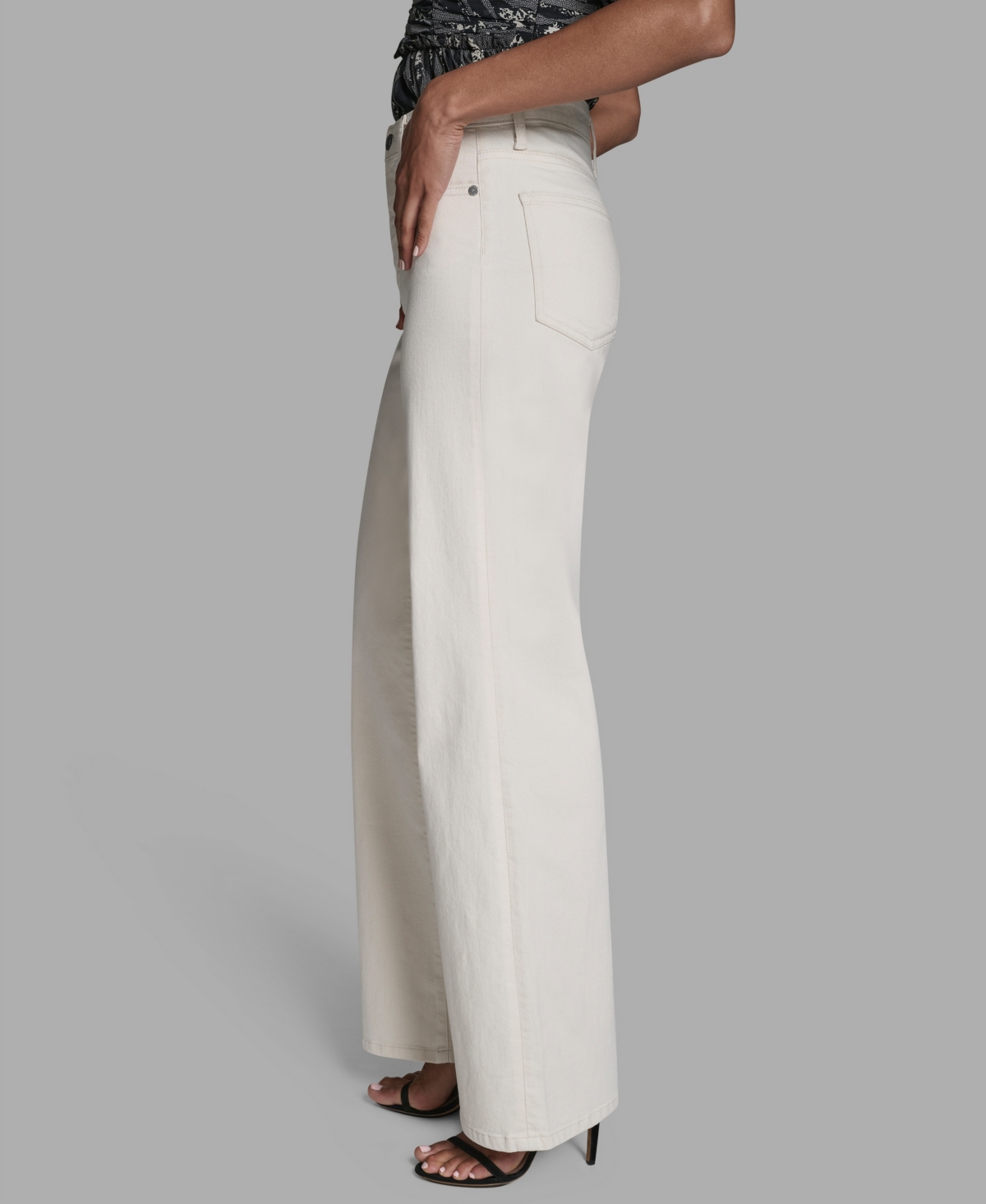 Bcbg Women's Wide Leg Mid-rise Jeans In White